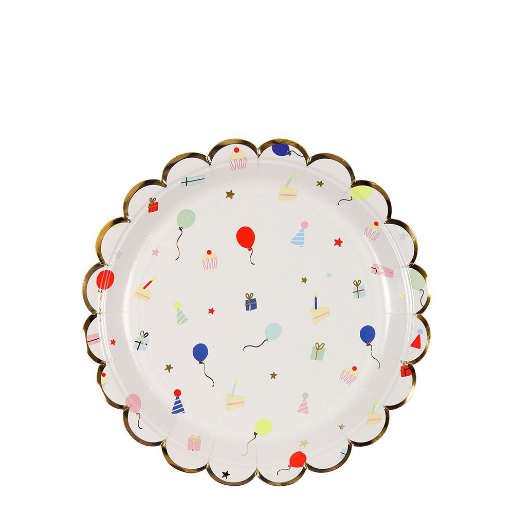 Prato de papel branco com decoração de festa e borda dourada scallop
