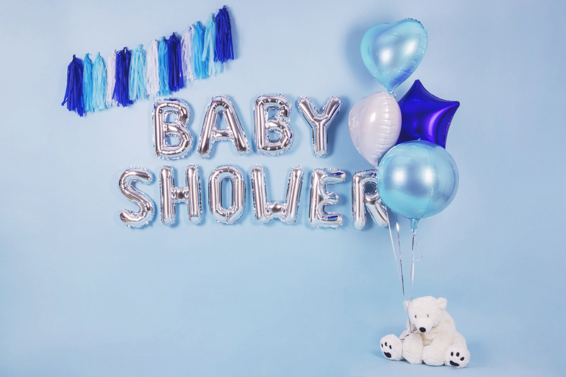 Decoração para festa com balões BABY SHOWER, pompons azuis e urso de peluche branco