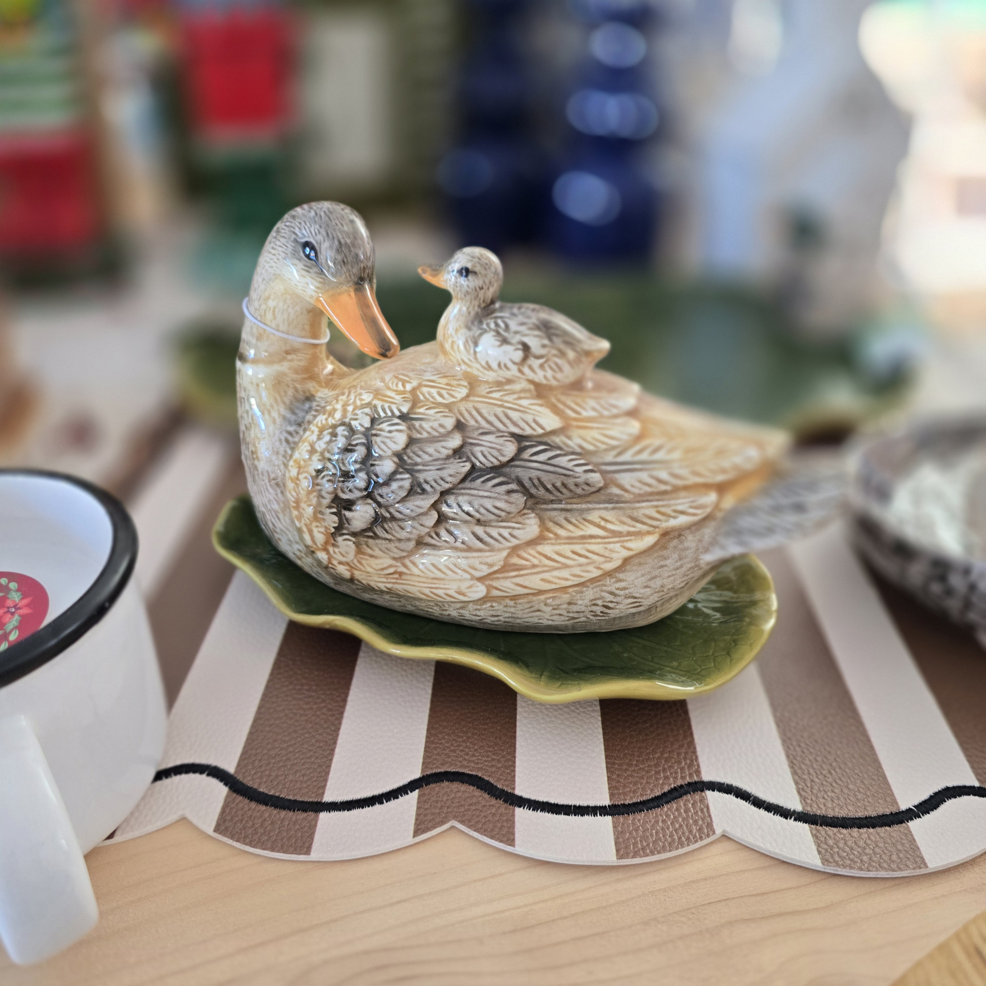 Prato de cerâmica com tampa | Pato | Manteigueira ou decoração