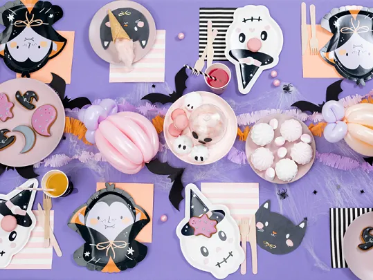 Conjunto de pratos e tigelas com temas de Halloween para festa