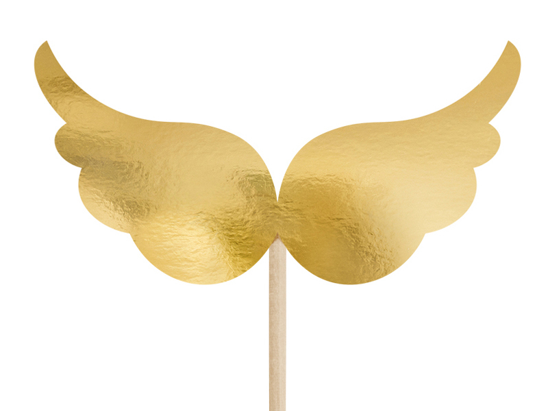 Asas douradas decorativas em cartolina sobre um pauzinho de madeira