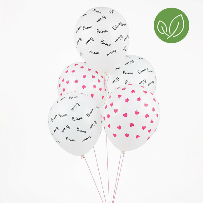 Balões brancos com corações rosa e texto 'Bisco' em preto