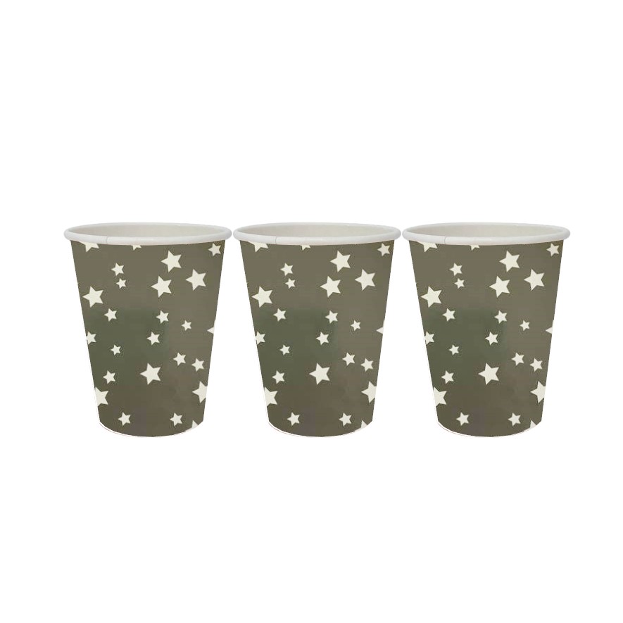 Três copos de papel cinzentos com estrelas brancas