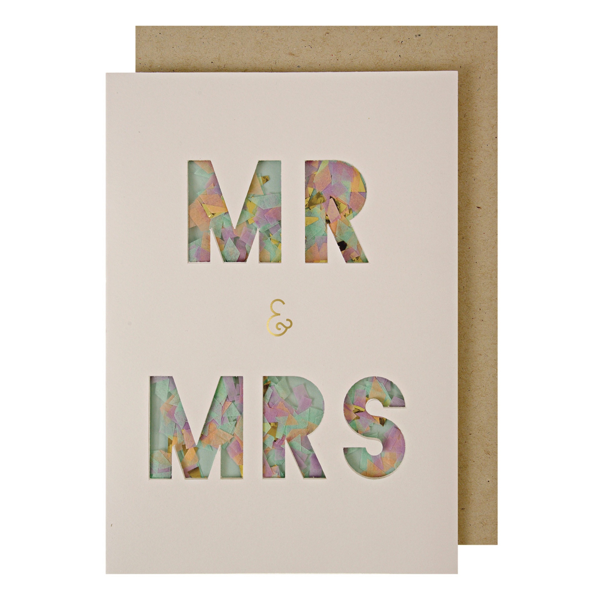 Cartão branco com letras recortadas coloridas MR & MRS e envelope castanho