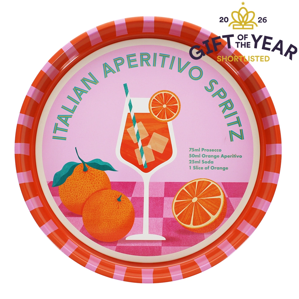 Prato redondo decorativo com padrão de riscas vermelhas e cor-de-rosa e ilustração do cocktail Aperitivo Spritz