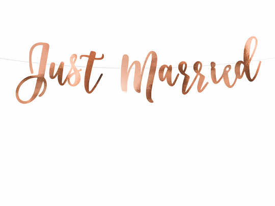 Bandeira decorativa 'Just Married' em dourado sobre fundo branco