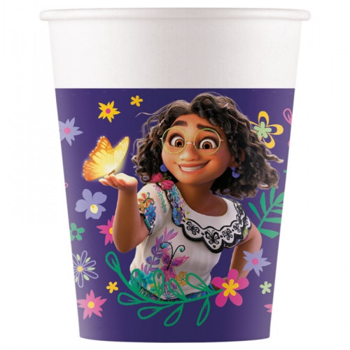 Copo de plástico branco com design roxo, flores coloridas e personagem animada feminina com borboleta.