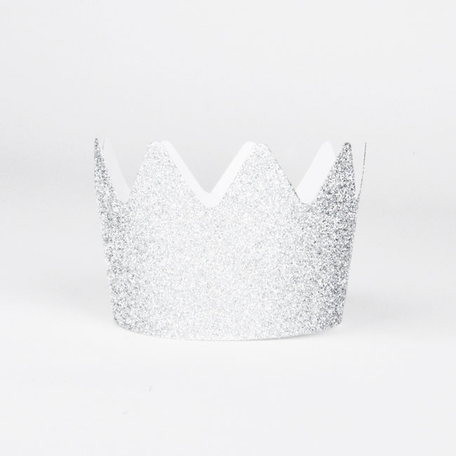 Coroa prateada de glitter com pontas arredondadas