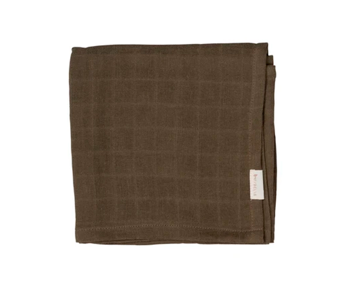 Pano de cozinha castanho com padrão quadriculado e etiqueta ferm LIVING