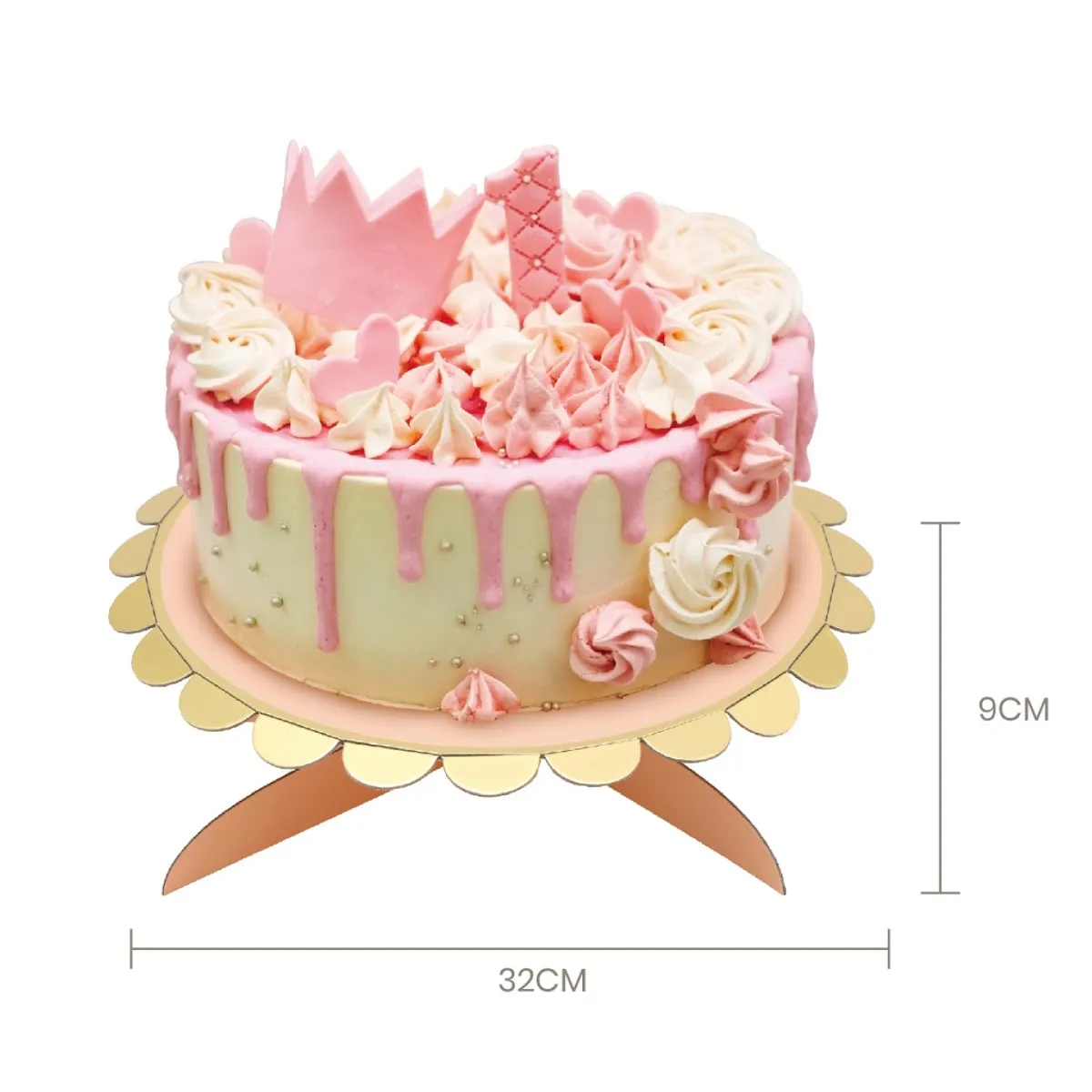 Bolo decorado rosa e branco com glacê derretido e coroa rosa