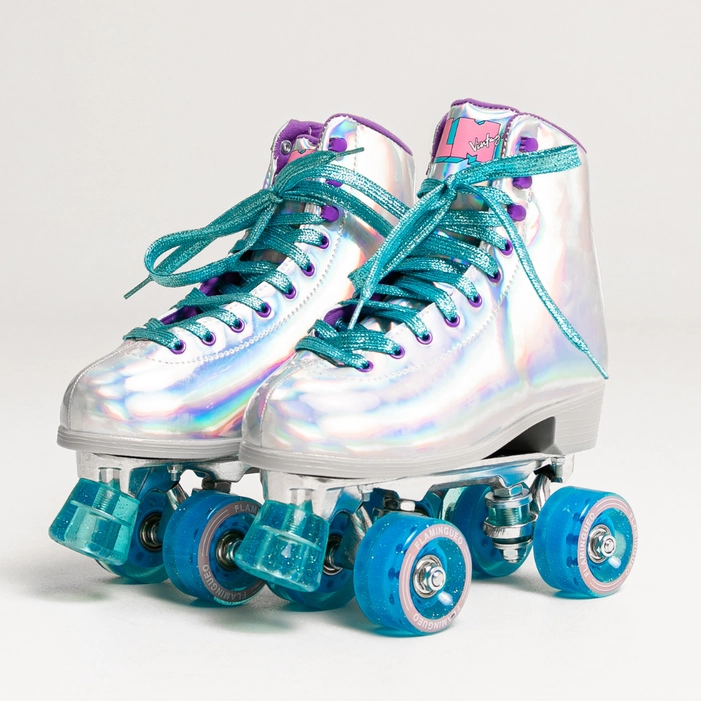 Patins clássicos de quatro rodas iridescentes com rodas azuis