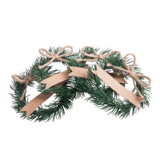 Guirlanda decorativa de ramos verdes com laços de corda e fitas de papel castanho