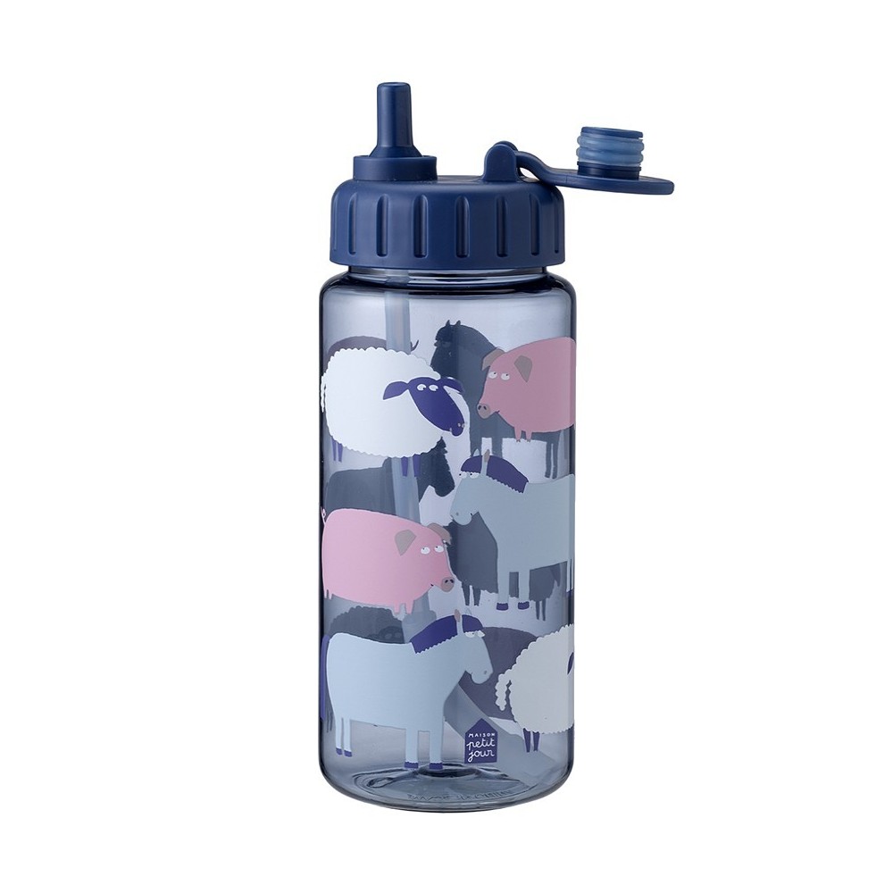 Garrafa de plástico transparente com tampa azul e ilustrações de ovelhas