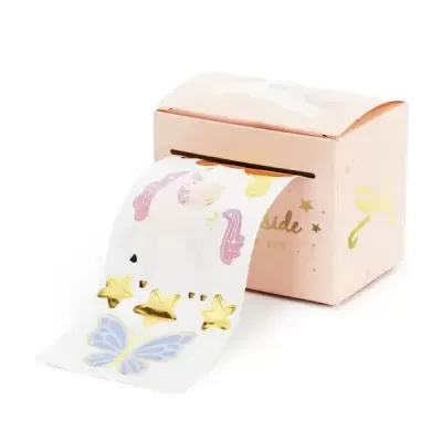 Caixa rosa com autocolantes de unicórnio, estrelas e borboleta