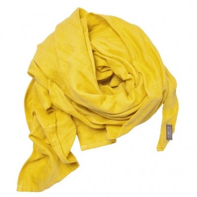 Lenço amarelo de tecido macio com etiqueta cinza