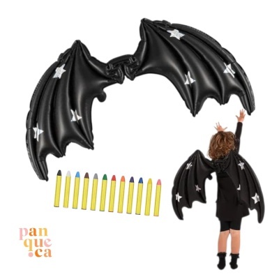 Asas de morcego infláveis e lápis de cor com criança vestindo asas