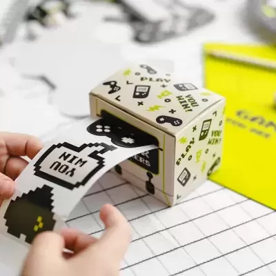 Jogo de tabuleiro Game of Nin com cartas e caixa decorada