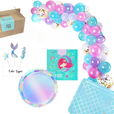Decoração de festa temática de sereia com balões, toalha escamada, prato holográfico, guardanapo com sereia e toppers de bolo de sereia