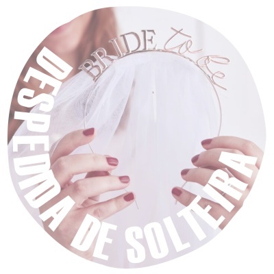 Aparelho de cabelo 'BRIDE to be' com véu branco e texto 'DESPEDIDA DE SOLTEIRA' em círculo
