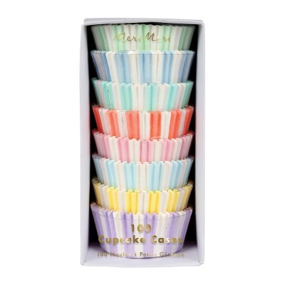 Caixa branca com 100 formas de cupcake em cores pastel empilhadas