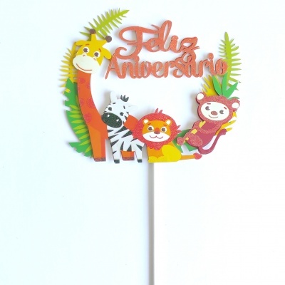 Topo de bolo com animais da selva e texto Feliz Aniversário