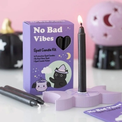 Kit de velas de feitiço No Bad Vibes com velas pretas e suporte lilás