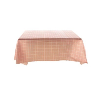 Toalha de mesa cor de salmão com padrão quadriculado branco lisa.
