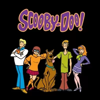 Logo Scooby-Doo e cinco personagens em fundo preto