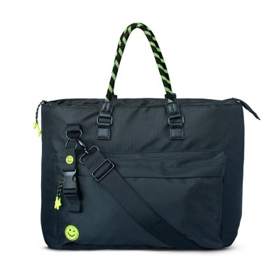 Mala de viagem preta com pegadores preto e verde e smileys amarelos