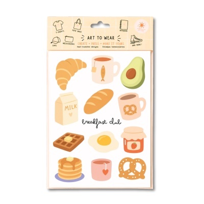Conjunto de estampas termocolantes com desenhos de pequeno-almoço, como croissant, abacate, chávena, leite, pão, waffle, ovo, compota, panquecas, chávena de chá e pretzel.