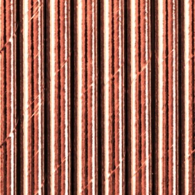 Superfície com padrão de linhas verticais em tons castanhos e textura semelhante a madeira