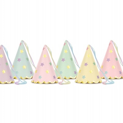 chapéus de festa coloridos com estrelas e fitas