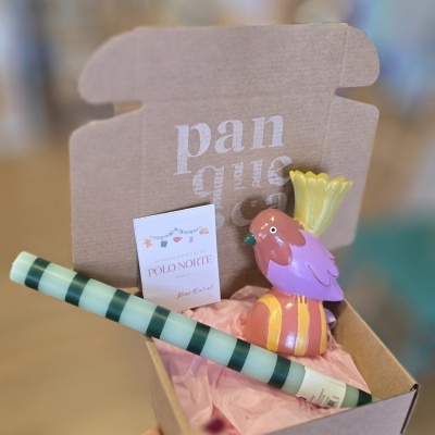 Caixa decorativa com pássaro de cerâmica colorido, tubo listrado e cartão especial