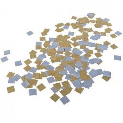 Confetes quadrados azuis claros e dourados sobre fundo branco