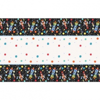 Tecido com padrão de foguetes coloridos e pontos em fundo preto e branco