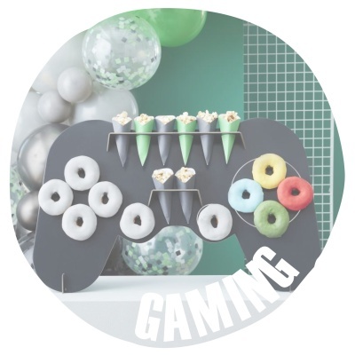 Suporte para donas formato comando videojogos com donas coloridas e pipocas, fundo com balões e palavra GAMING