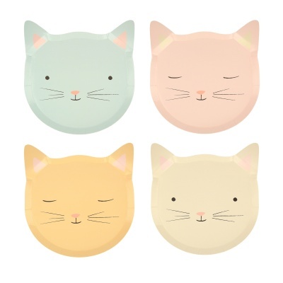 Pratos decorativos em forma de cabeça de gato coloridos em tons pastel
