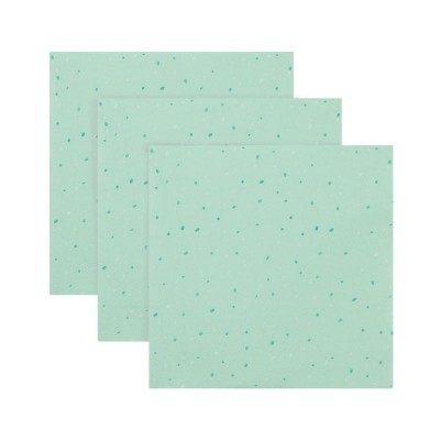 Três panos verdes claros com pontos azuis empilhados