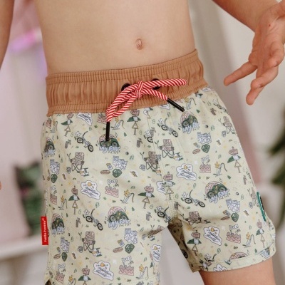 Calções de banho bege com estampado colorido e cintura elástica castanha com cordão vermelho e branco