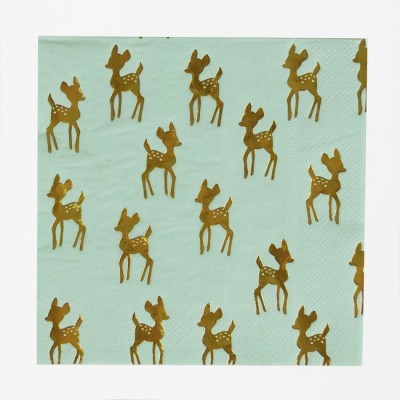 Guardanapo azul claro com desenhos de veados dourados