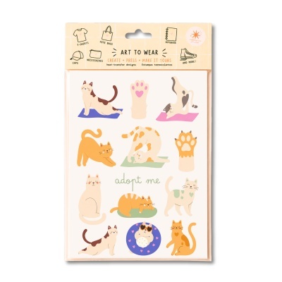 Estampas termocolantes de gatos em várias posições com texto adopt me