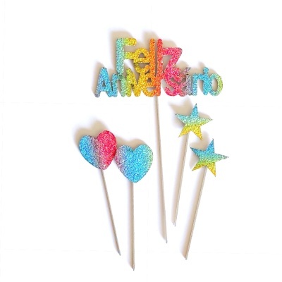Toppers para bolos com texto 'Feliz Aniversário', corações e estrelas coloridos