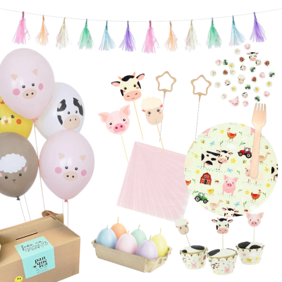 Artigos de festa infantil com tema de animais da quinta e decoração em cores pastel