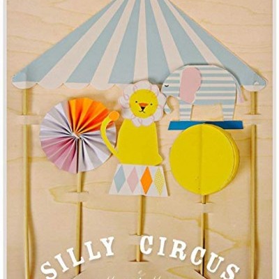 Conjunto de 4 toppers para bolo com temática de circo em papel colorido com pauzinhos de madeira
