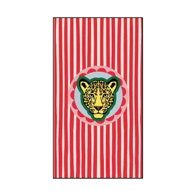 Tapete ou toalha com riscas vermelhas e bege e cabeça de leopardo ao centro