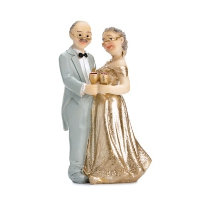 Figura decorativa casal idoso com roupas formais, copos e óculos