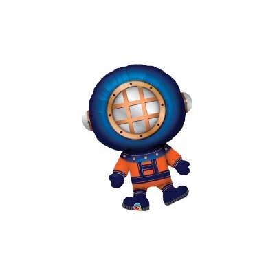 Boneco de mergulhador em fato laranja e capacete azul sobre fundo branco