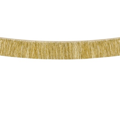 Cortina decorativa de franjas douradas pendurada