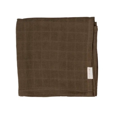 Pano de cozinha castanho com padrão quadriculado e etiqueta ferm LIVING