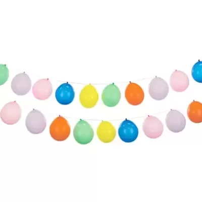 Cordão com balões de várias cores